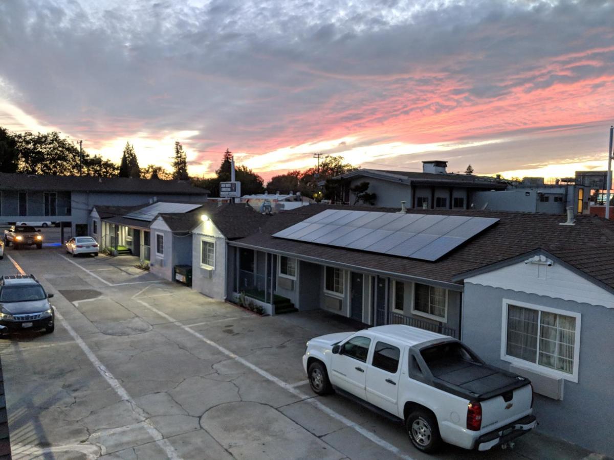 Deluxe Inn Hayward Exterior photo